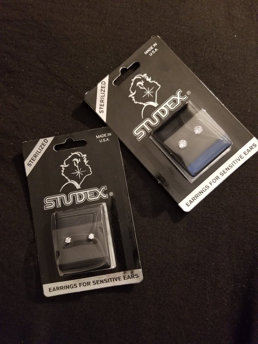 fashionofphilly's tweet image. Thanks for the studs, @EarPiercing! #earpiercing #sensitiveearrings #metalallergies #ad