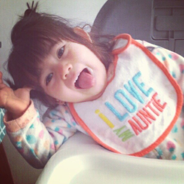 KanguloYM's tweet photo. I woke up to this picture of my beautiful niece Sarita. She knows how to melt my ❤️! https://t.co/G2qggokFQN