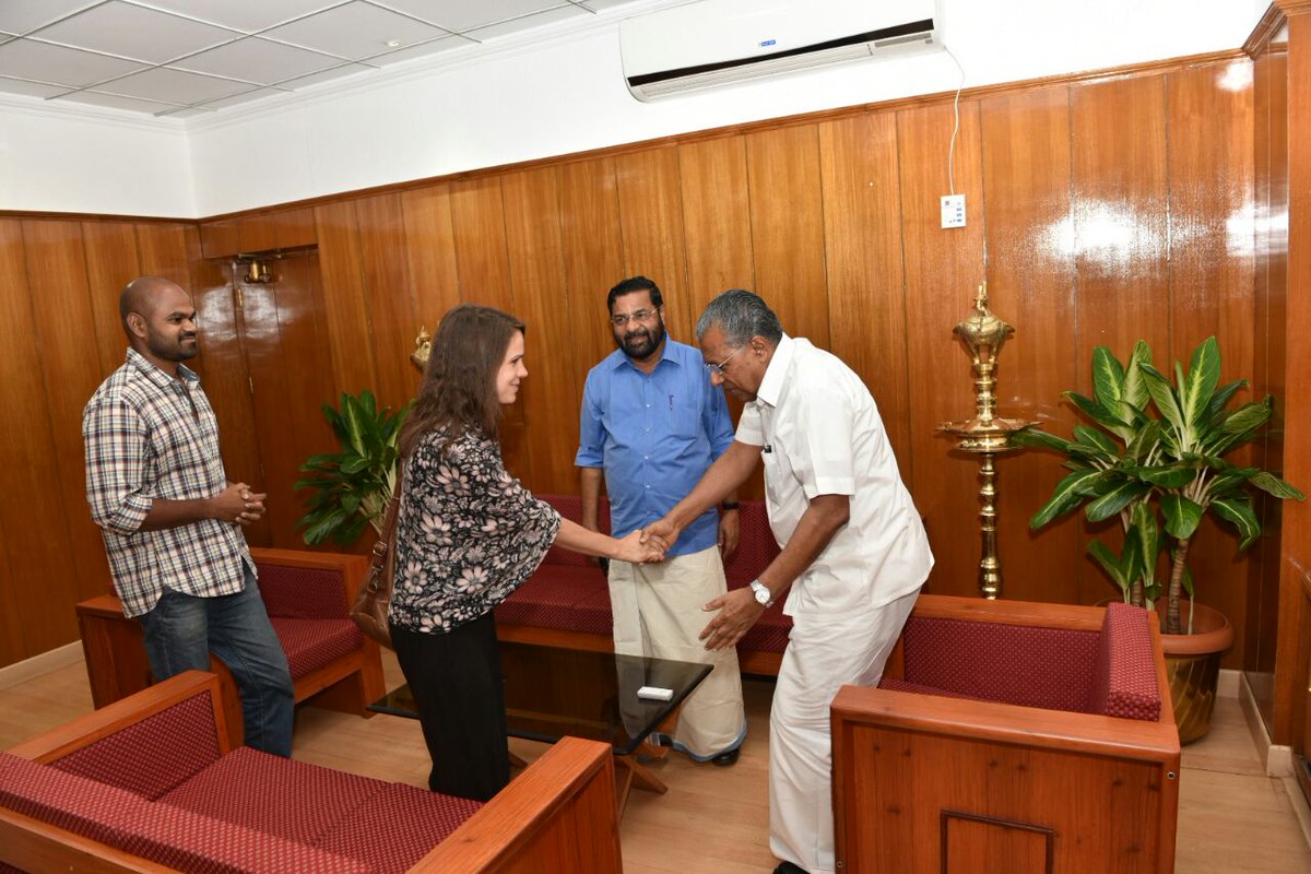 CPIMKerala's tweet photo. സർക്കാരിന് നന്ദി പറയാൻ ലിഗയുടെ സഹോദരി ഇലിസ് മുഖ്യമന്ത്രിയെ സന്ദർശിച്ചു
Read more: https://t.co/tiPUdotIvd https://t.co/KvJw0gNNhw