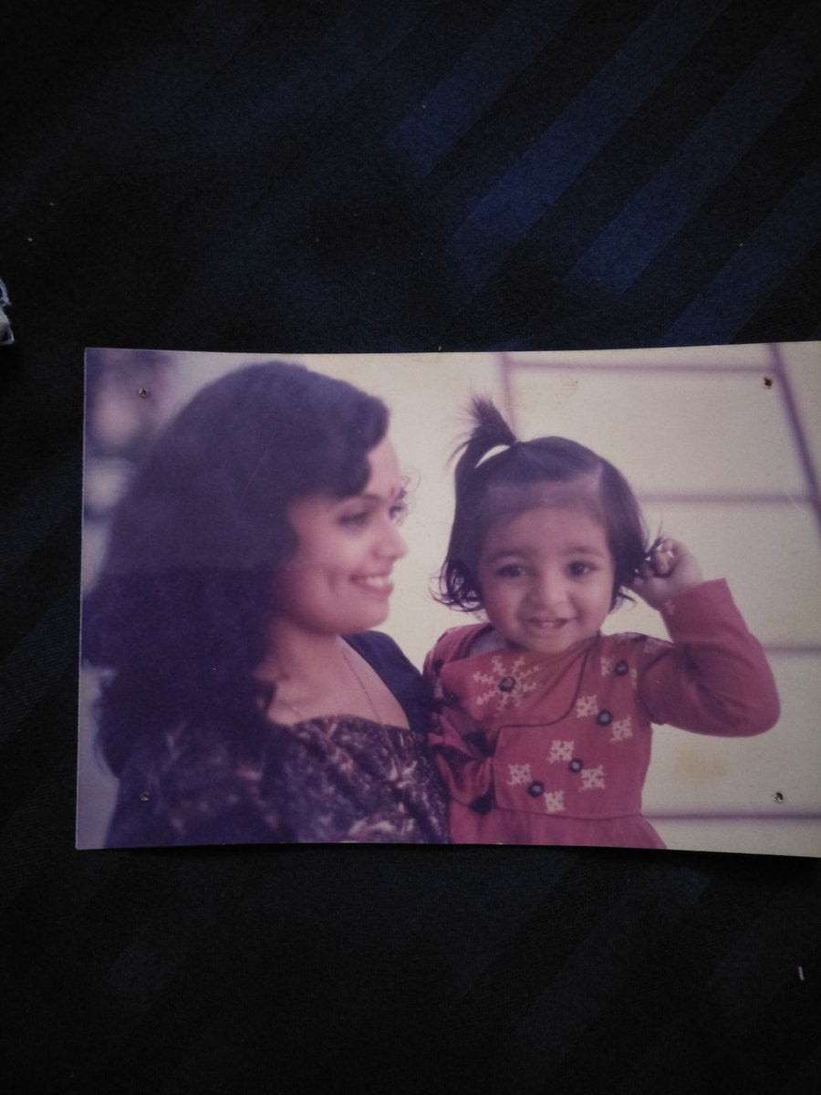 madhvi31525029's tweet photo. @SonyPicsIndia @JimitTrivedi06 @SrBachchan @chintskap @umeshkshukla @saregamaglobal @RishiKapoorFC1 @SRBachchanFans @A_BachchanFans @AmitabhFansFb @BachchanFans @SrBachchanclub @BachchanFC @ContestAlert_ @india4contests When my son was Born & I was Holding him my arms was & he ws laughing #MomentNotOut https://t.co/2IvEzey26w