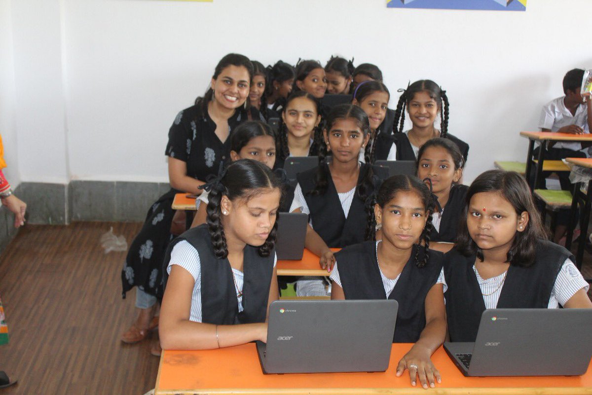 UnstoppableYUVA's tweet photo. The Rockstar @ItsAmitTrivedi decided to celebrate his bday at grassroot with underprivileged children at Yuva BMC School. @hdfcsec has adopted this school and has gifted Digital/ smart class to these children. #hdfccares #hdfcbank #righttoeducation #amittrivedi #digitialindia https://t.co/5CgpDW7OiC