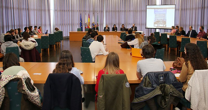 unican's tweet photo. La  #CátedraJeanMonnet de @unican ha celebrado una jornada que ha contado con la participación de Lourdes Casanova y Soumitra Dutta, profesores de la @Cornell University.
https://t.co/0UXUkmv4Qe https://t.co/BMoHcMZe7n