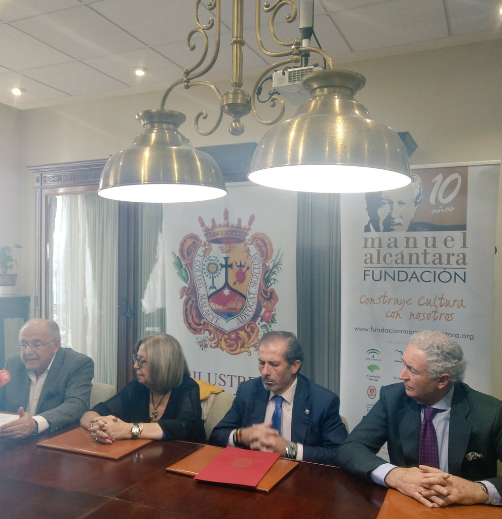 "La presunción de inocencia siempre está de actualidad, y necesita de mucha educación democrática" afirma José Carlos Aguilera, al recibir el III Premio Miramar cc <a href="/decanofjlara/">Fco Javier Lara Peláez</a>
