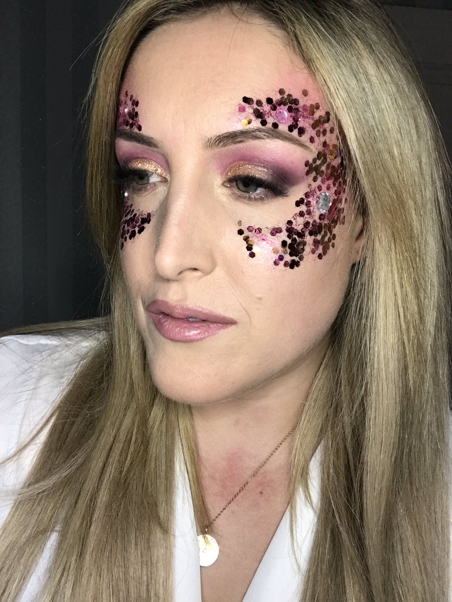 Hi <a href="/Jacqueline_Gold/">Jacqueline Gold CBE</a>, Toni here, Glamavan specialises in Makeup, Pamper &amp; Glitter! We offer mobile Pamper Party Services &amp; Beauty Treatments. Wedding Makeup &amp; our Glitter stand to hire for glitter makeup at any type of event #WOW #smallbusiness #WomenInBusiness