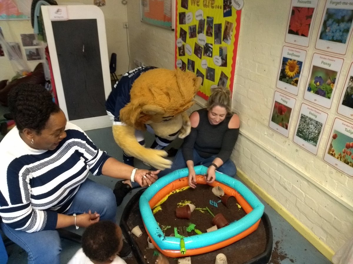 CherryGdnSchool's tweet photo. We got a nice surprise visit from @zampathelion this morning, as usual he was up to mischief! Also sounded a little delusional, he was saying something about @MillwallFC scoring 7 against @AVFCOfficial on Sunday @Millwall_MCT @SE16Hour https://t.co/gXZ0JbDKLy