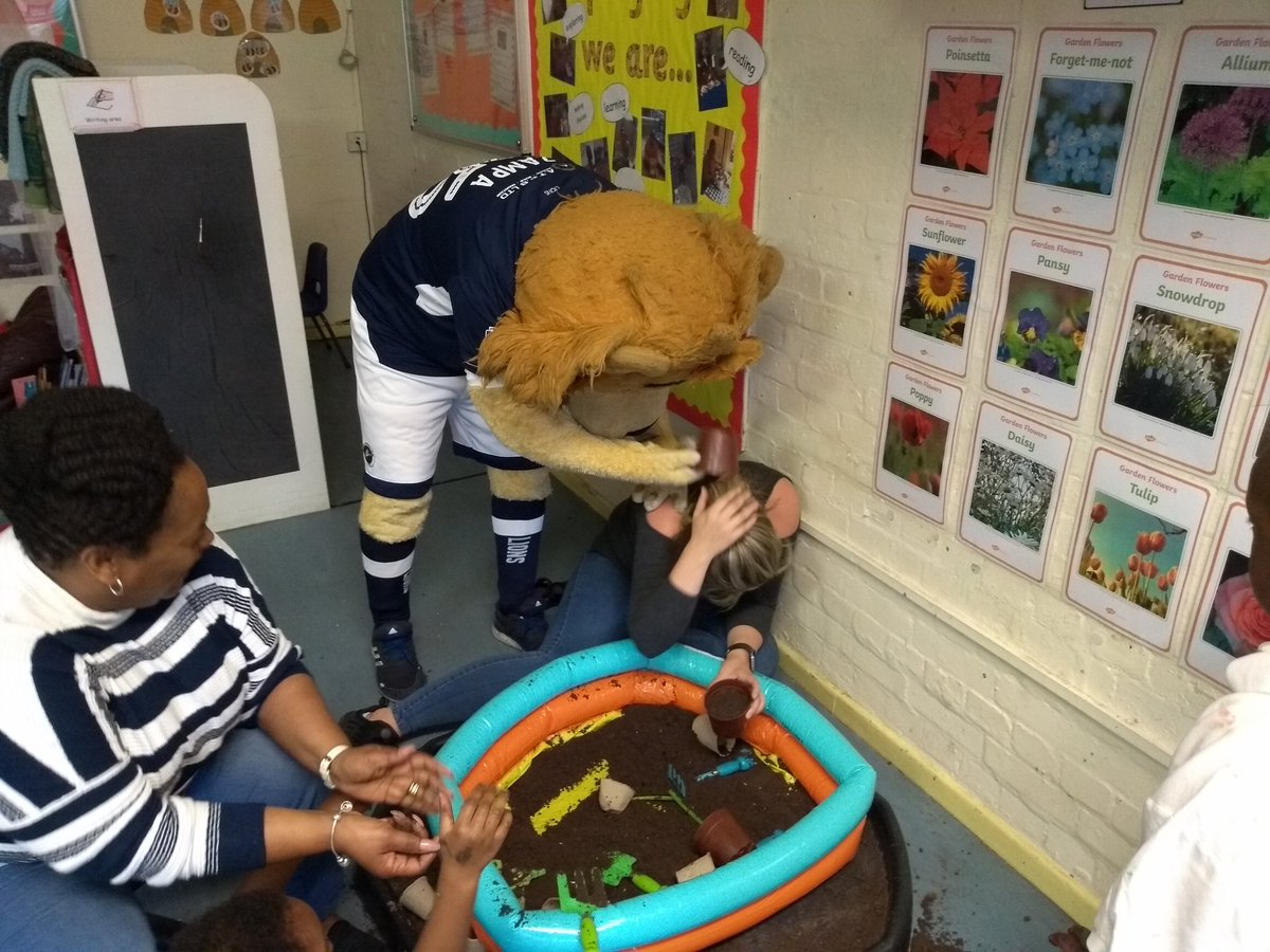 CherryGdnSchool's tweet photo. We got a nice surprise visit from @zampathelion this morning, as usual he was up to mischief! Also sounded a little delusional, he was saying something about @MillwallFC scoring 7 against @AVFCOfficial on Sunday @Millwall_MCT @SE16Hour https://t.co/gXZ0JbDKLy