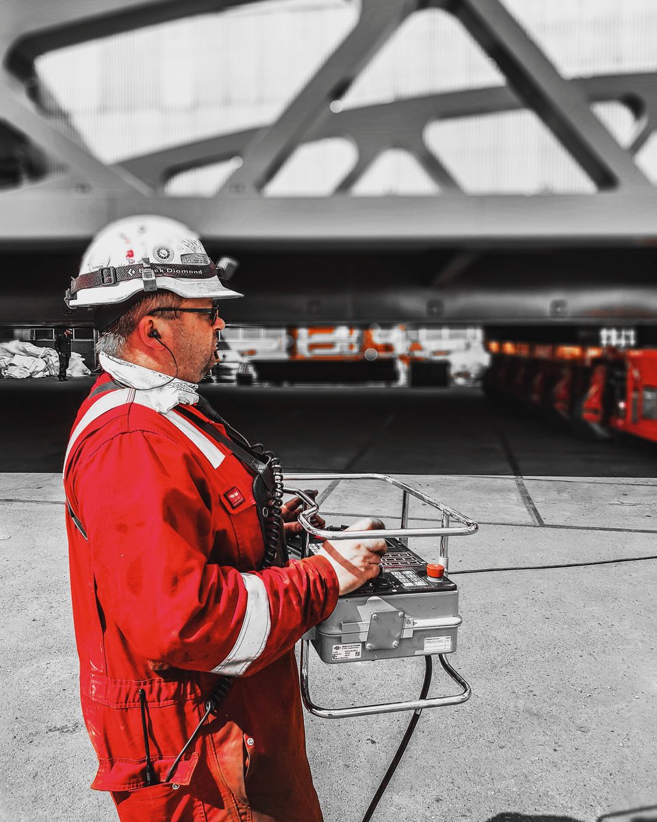 Solidd_StStruc's tweet photo. #Tafelbrug #Aduard getransporteerd door @MammoetHolding naar opslag op terrein #SOLIDDSteelStructures #staal #constructies #sumar #bruggen #bruggenbouwers #steel #constructions #bridges #staalwerk #mooiwerk #spmtmamoet #spmt https://t.co/kbZPhTAA5A