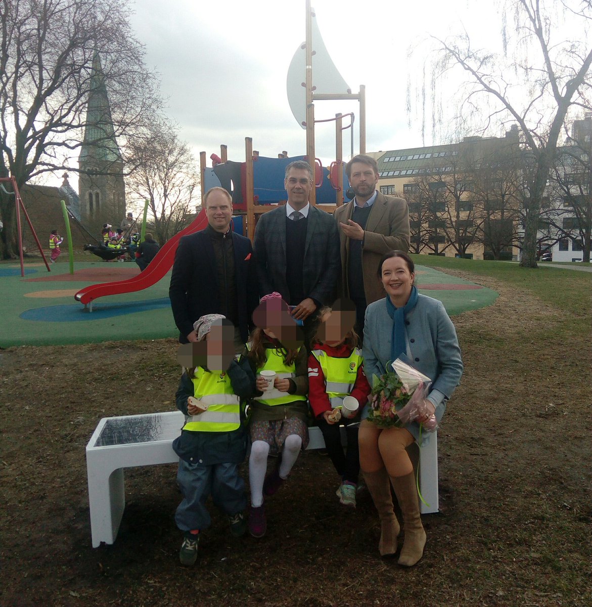 CROATIAinNORWAY's tweet photo. #GreenDiplomacy 
Proud that  #Green and #Smart solutions from #Kroatiawill contribute #Oslo #EuopeanGreenCapital #EGC2019

#STEORA the #smartbech from #Kroatia
@MVEP_hr @Poslovni https://t.co/499eZ4ufua