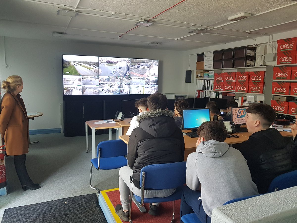 DesOReilly2's tweet photo. Engineering Your Future at City Hall Unified Traffic Manager Centre @GMITOfficial  #EYF2018 #UTMS https://t.co/UgKQlVYr6l