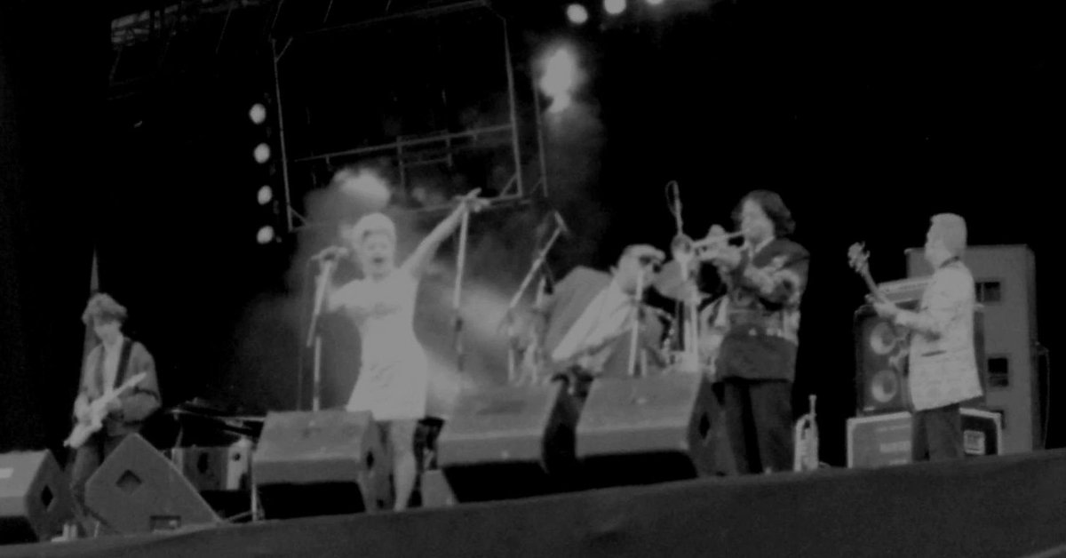 poeetweet's tweet image. #TDIM Sadly, yesterday 05-01-18 Arti Kraaijeveld died – Photos De Gigantjes  De Dam Amsterdam August '96 seizoensgebonden.blogspot.nl/2015/10/de-gig… #Bintangs #Kraaijeveld #Carlsberg #DeGigantjes