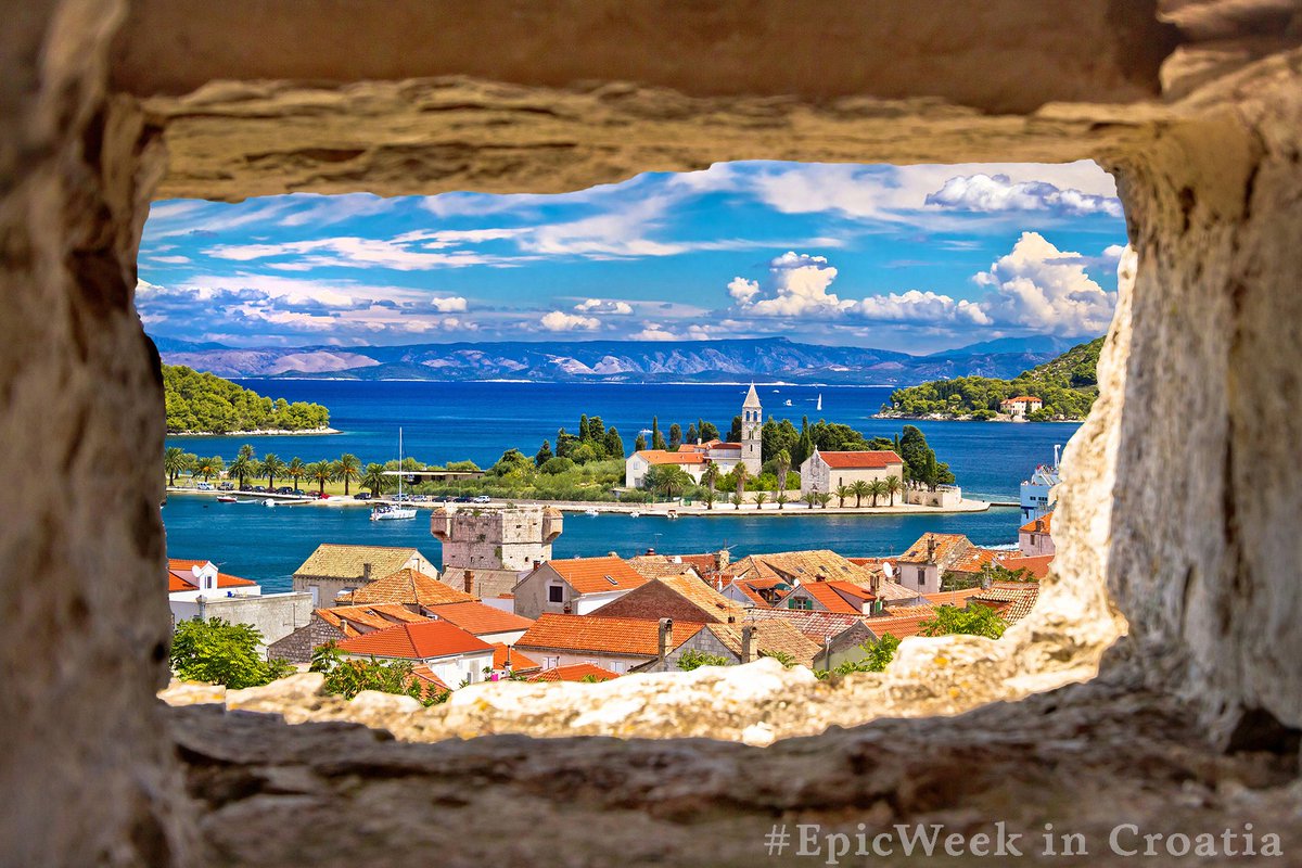 Croatia_hr's tweet photo. #Win an #EpicWeek in #Croatia! 
Choose 7 out of 218 experiences for the year 2018, and win the trip of a lifetime:
https://t.co/LMFQtsvwqy https://t.co/iT2HNRccB9