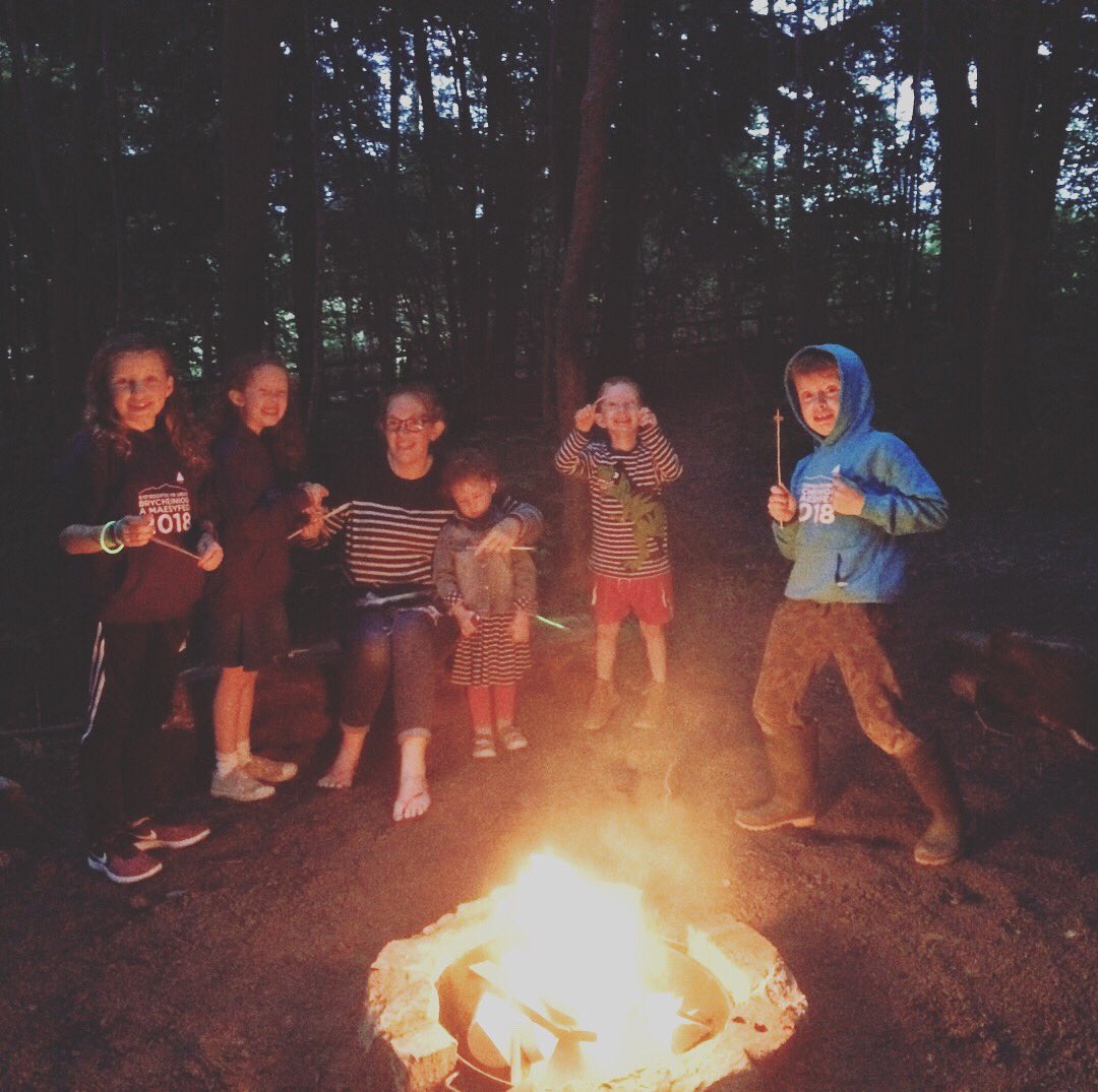 glampingpark's tweet photo. Over 20 degrees and #sunny forecasted for this #BankHolidayWeekend. We have a few tent pitches available  for #woodland #glamping #fun. Book now to avoid disappointment https://t.co/YIjPvXQi3H