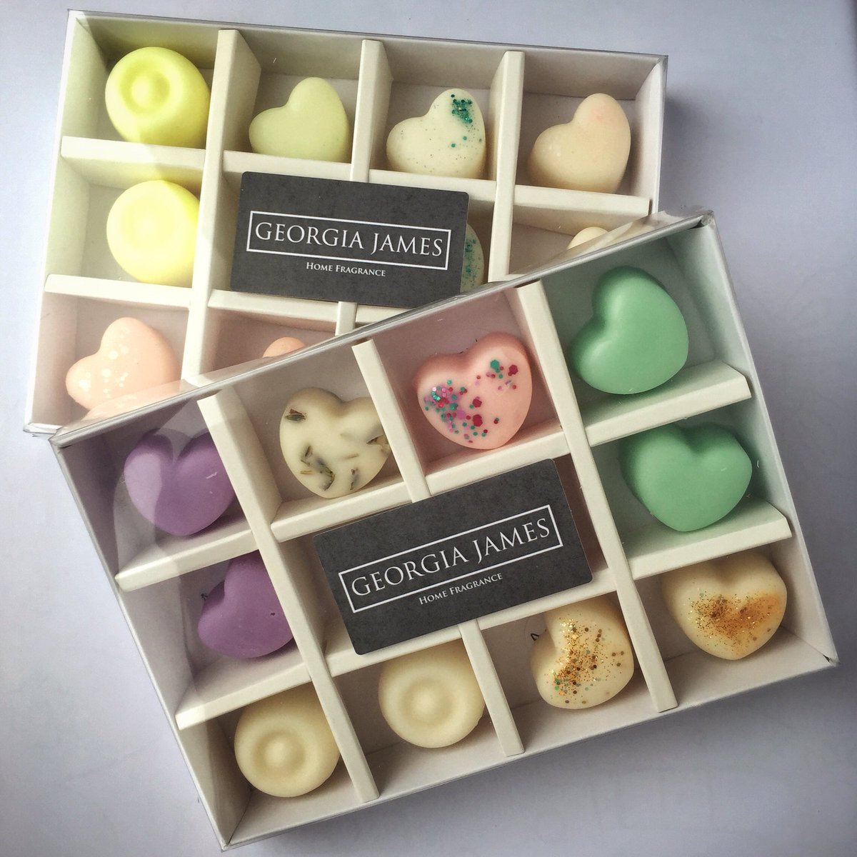 Georgia_James18's tweet photo. 🌿 selection boxes available £6.60 +p&amp;p🌿 #waxmelts #soywax #waxaddict #waxburner #fragranceoil #love #suprisebox #love #SmallBusinesses https://t.co/HcTFDJOOP7