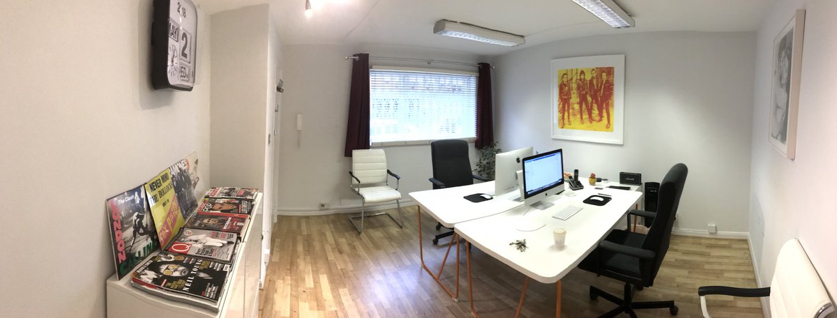 Desk space available in a lovely office in Muswell Hill. Would suit extremely nice creative types. Please DM for details. Please RT.