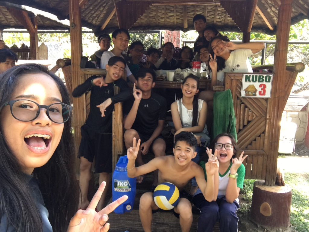 blisspetmalu's tweet photo. SOLID DAY WITH HALF OF THE MANOKS 🐔 WITH OUR MOTHER HEN, ELEVEEEEEN 👌🏽🖐🏻 https://t.co/ZqNlrslHqX