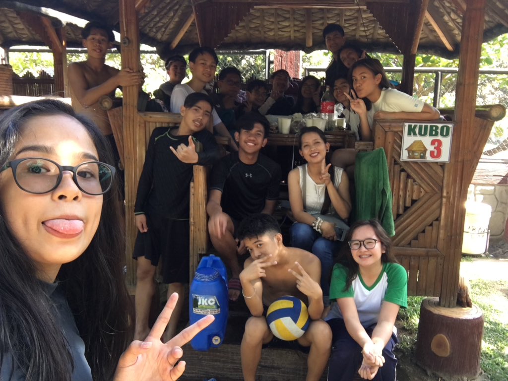 blisspetmalu's tweet photo. SOLID DAY WITH HALF OF THE MANOKS 🐔 WITH OUR MOTHER HEN, ELEVEEEEEN 👌🏽🖐🏻 https://t.co/ZqNlrslHqX