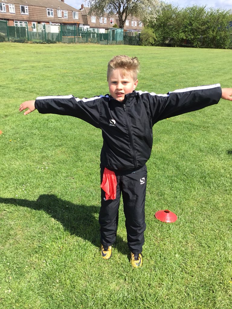 Y2BeechClass's tweet photo. Warm up time! ⚽️ #starjumps #football #year2 https://t.co/WvWM1kCErv