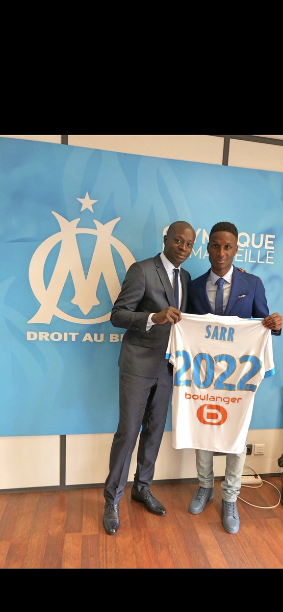 BounaSarr_10's tweet photo. Très heureux de prolonger mon contrat avec l’olympique de marseille ! 😊🙌🏾
Merci à ma famille, mon agent et tout ceux qui m’ont soutenue depuis mes débuts dans ce club...
On a encore de belles histoires à écrire ensemble... 📖🖋⚪️Ⓜ️ #2022 https://t.co/8IA48mHurM
