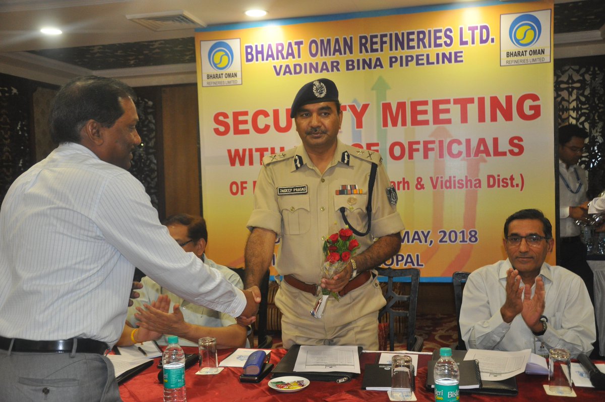 IGP_Bpl_Rural's tweet photo. Attended the security meeting with Bharat Oman Refinery Limited Officers concerning safety and surveillance of Vadinar to Bina Pipeline. @PHQ_Editorial https://t.co/75vqn4GYWs