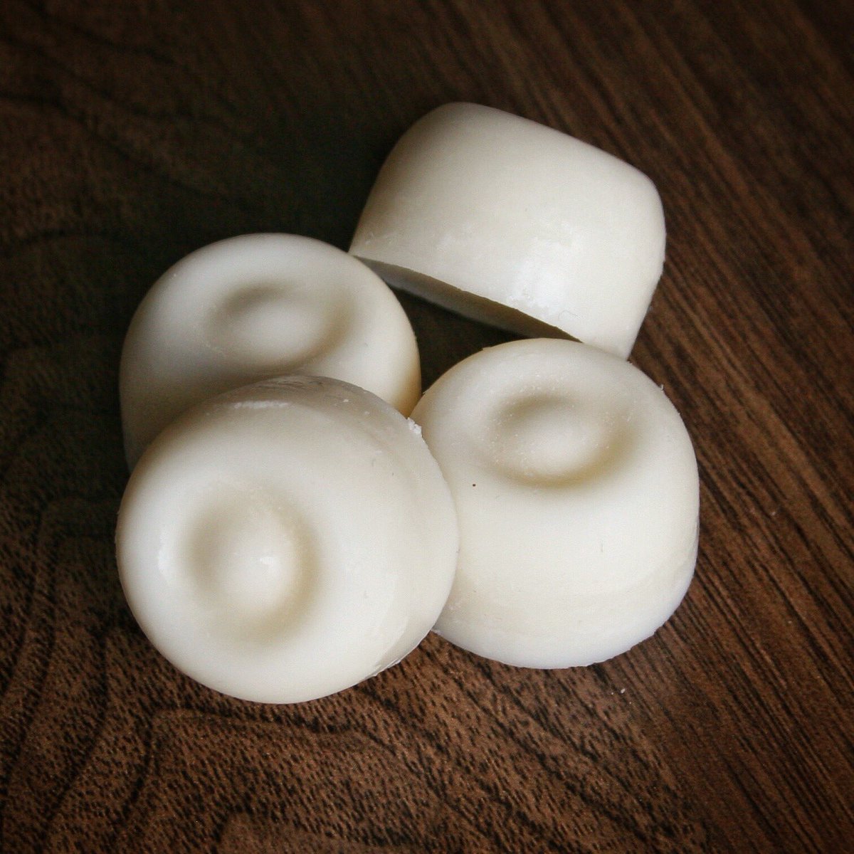 Georgia_James18's tweet photo. 🌿 4 inspired creed Aventos wax melts 🌿 #inspired #waxmelts #waxaddict #fragranceoils #homedecor #homesweethome #creed #CrueltyFree #love https://t.co/5vSBn2skcr