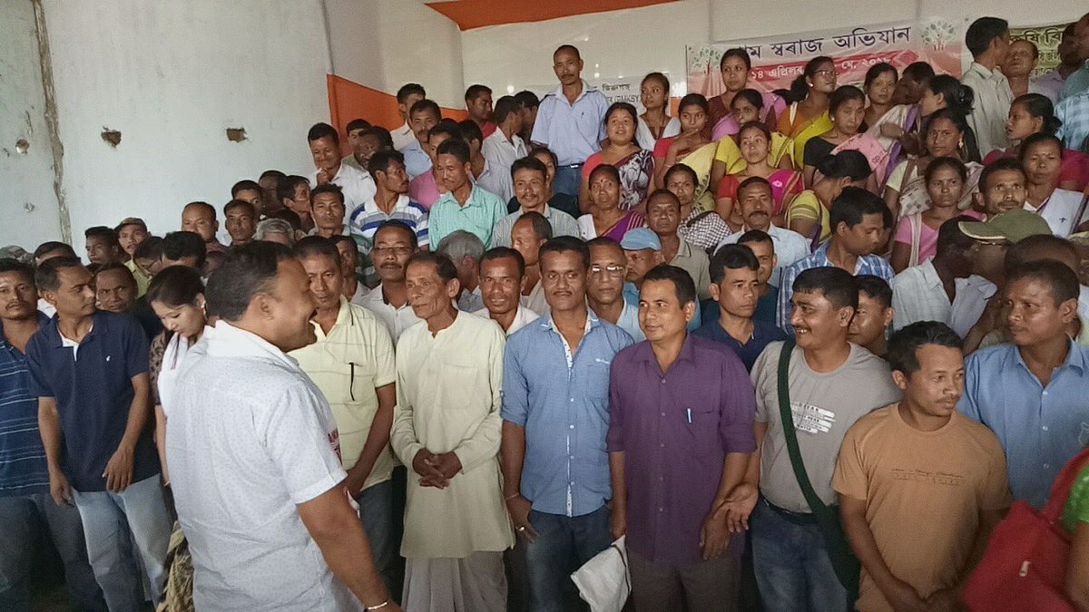 borahbimal76's tweet photo. Keeping the view in mind to promulgate the income of the cultivators double by 2022 a number of 312 families have been given land allotment certificates #KISHOK KOLYAN KARYASHALA today in GRAM SWARAJ ABHIYAN a Dream of HPM @narendramodi https://t.co/jzjnAbPqKQ