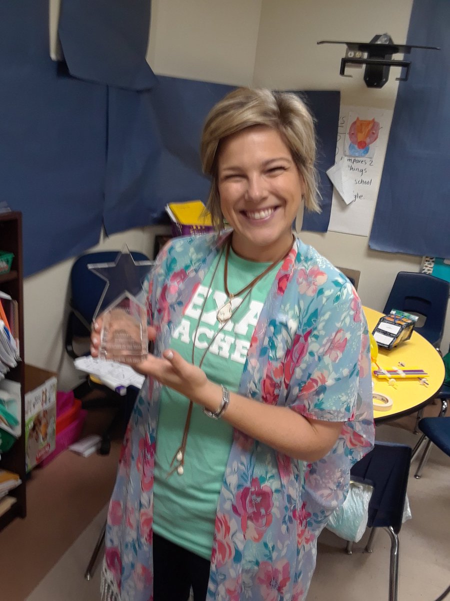 SusanMoneyhon's tweet photo. We are so proud of you! What an honor it is to teach with you. #LISDChampions #bbeproud #runnersnotriders @BluebonnetLions @hildebrandedu https://t.co/iSaS6WauAW