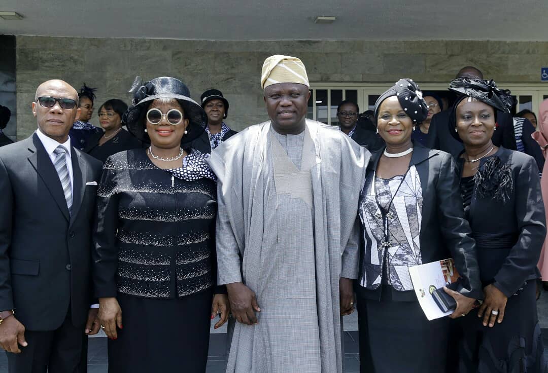 AkinwunmiAmbode's tweet photo. I urge our newly sworn-in judges to be fearless in the discharge of their duties and to always allow professional ethics to govern their acts and utterances within and outside the court. https://t.co/2sMfTkGmlO