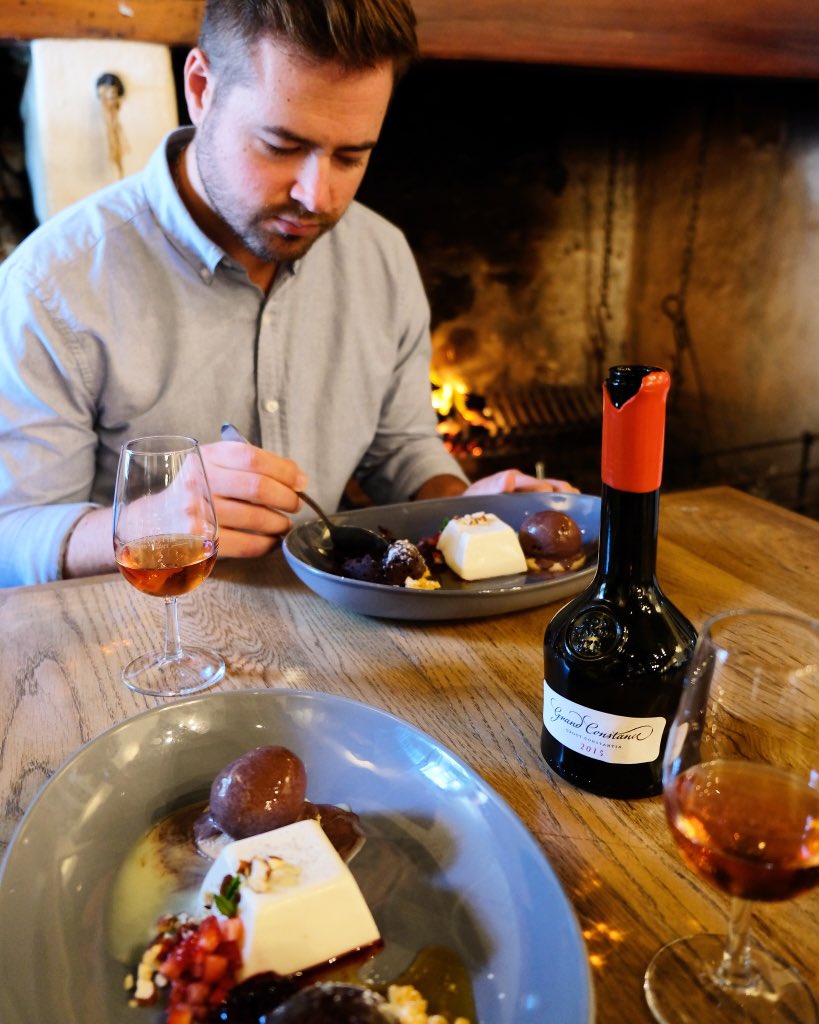 MountainGuideZA's tweet photo. Grand Constance and dessert pairing at Jonkershuis ๐ท๐ฐ
Best thing on a rainy autumn afternoon: fireplace ๐ฅ + wine ๐ท+ chocolate themed dessert ๐ซ | winning! ๐ฏ
A visit to @Jonkershuis Restaurant at
@GrootConstantia ๐ฟ๐ฆ
#Celebrating333YearsTogether
https://t.co/6WOOdl7xmn https://t.co/ememxxUgXR