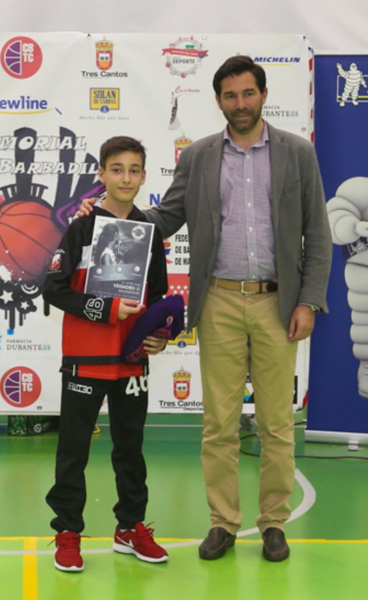 Felicidades a José Antonio Iglesias y a su equipo <a href="/Colegio_Leones/">Colegio Leonés</a> <a href="/FBCyL/">FBCyL</a> por la beca para el campus <a href="/econvive/">Econvive Baloncesto</a> 2018. Nos vemos en @Vegadeo para disfrutar haciendo lo que más te gusta.