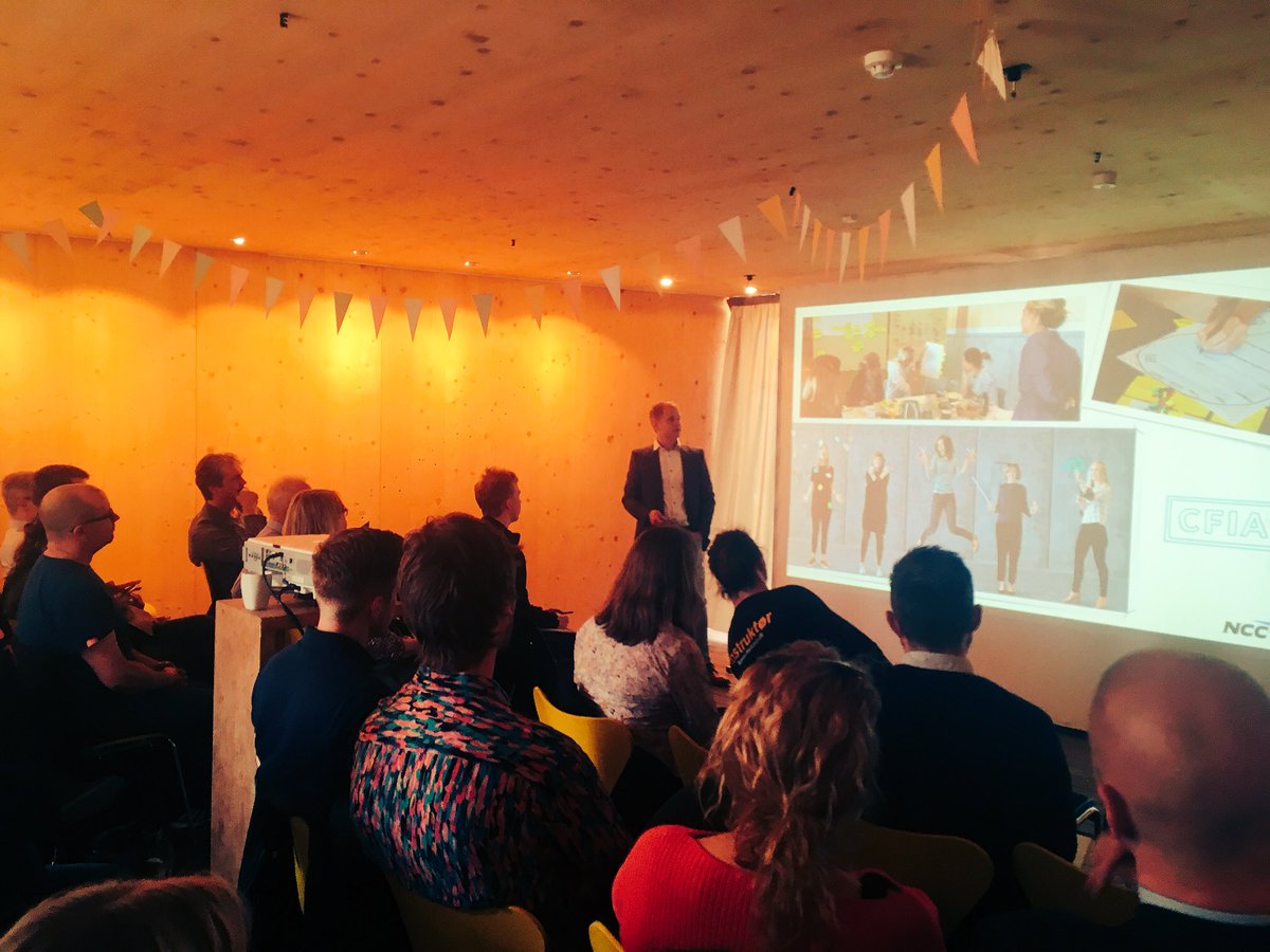 Smart City? <a href="/S_B_Rasmussen/">Sebastian Rasmussen</a> fra <a href="/SmartAarhusDK/">Smart Aarhus DK</a> er i #domeofvisions og fortæller om <a href="/AarhusKommune/">AAK</a> ‘s visioner og projekter - @internetweekdk #digitalisering #bigdata #smartcity #aarhus #innovation