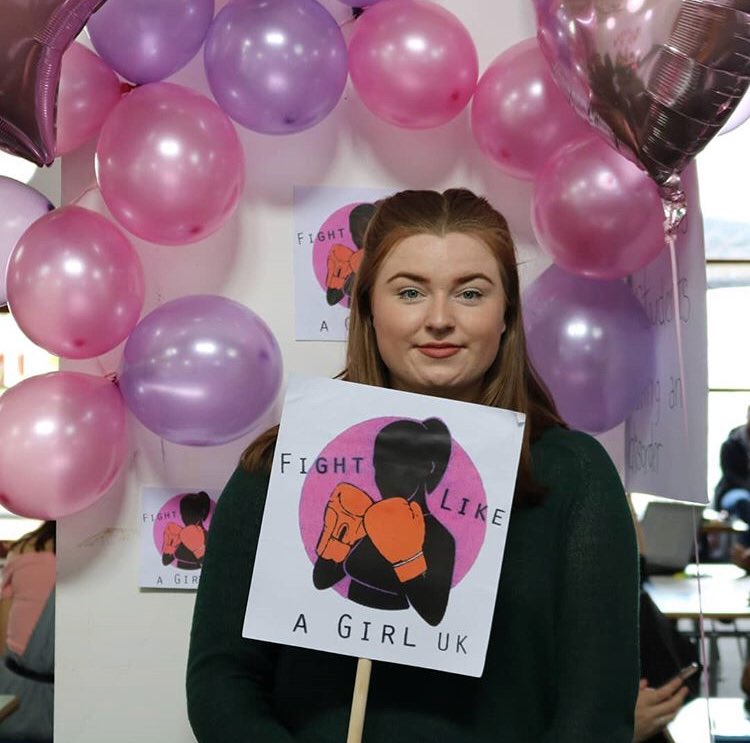 LikeAGirlUK's tweet photo. The girls of our team spreading the message to #fightlikeagirluk 💪💪 https://t.co/U4osu6Kh3O