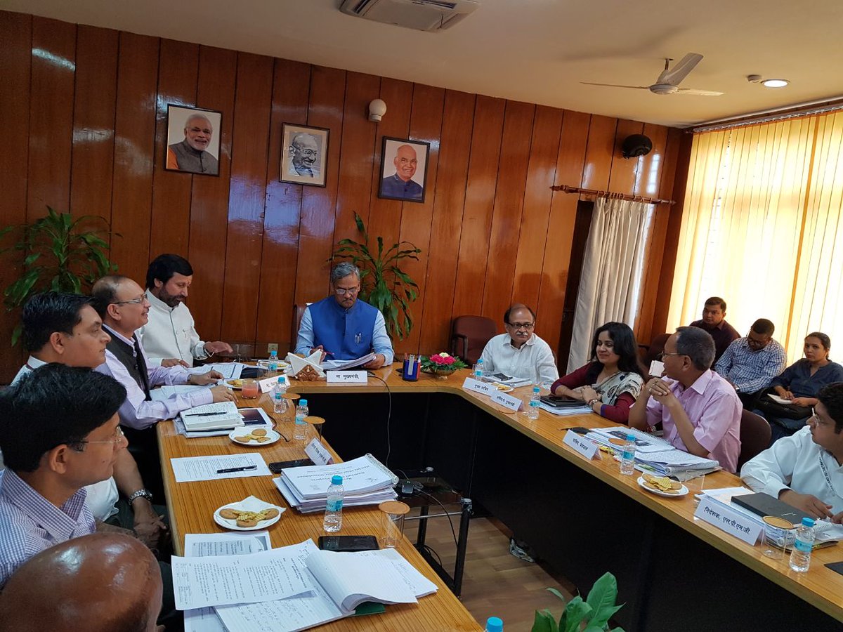 2/5 Director General, NMCG ,E.D(Projects), NMCG, officials of Uttarakhand Government and senior officials from Peyjal Nigam were present. District Collectors of Ganga Districts were also present in this meeting through Video Conferencing.