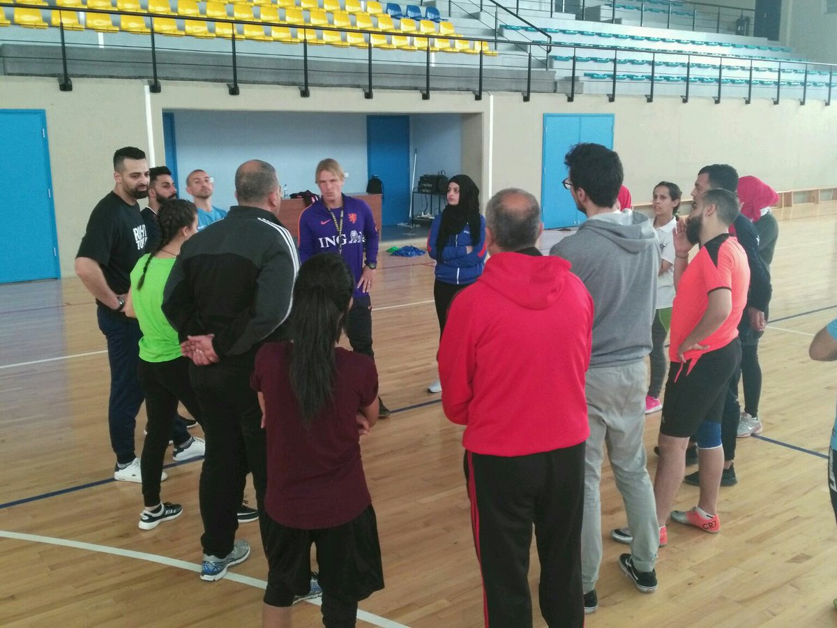 RightToPlayLEB's tweet photo. Take a look at this "basic level" #football_for_development workshop conducted by @KNVB. The #SaHA2 project is in partnership with @WarChildLebanon @WarChildHolland , @KNVB and funded by the Dutch Ministry of Foreign Affairs. 
#Football_Unites_Us https://t.co/SbStnqaZxm