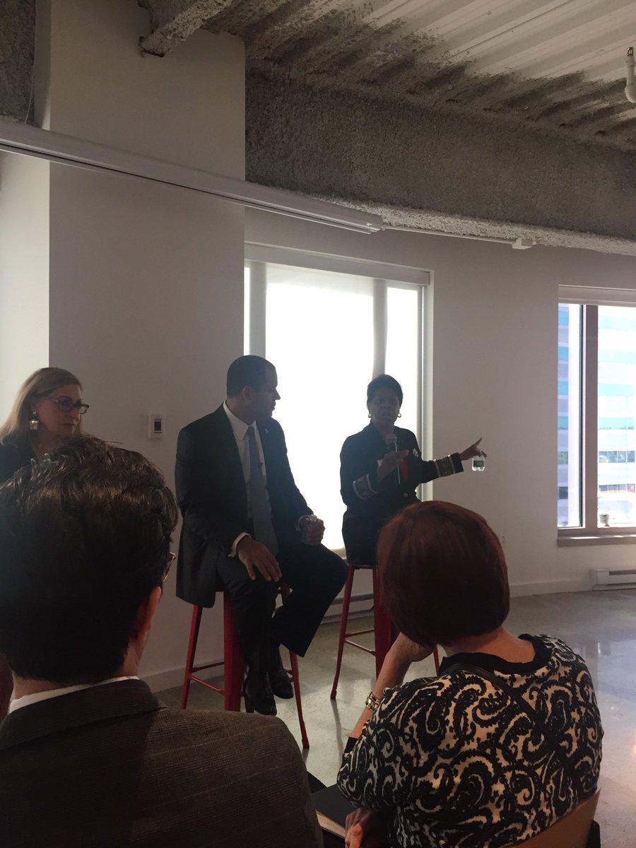 link_say's tweet photo. “Only wet babies like change” - heard from the former Chief Diversity Officer for the US Army. Loving the diversity and inclusion conversation this AM - thanks @HollisterBoston https://t.co/Z2nqm3qsT8