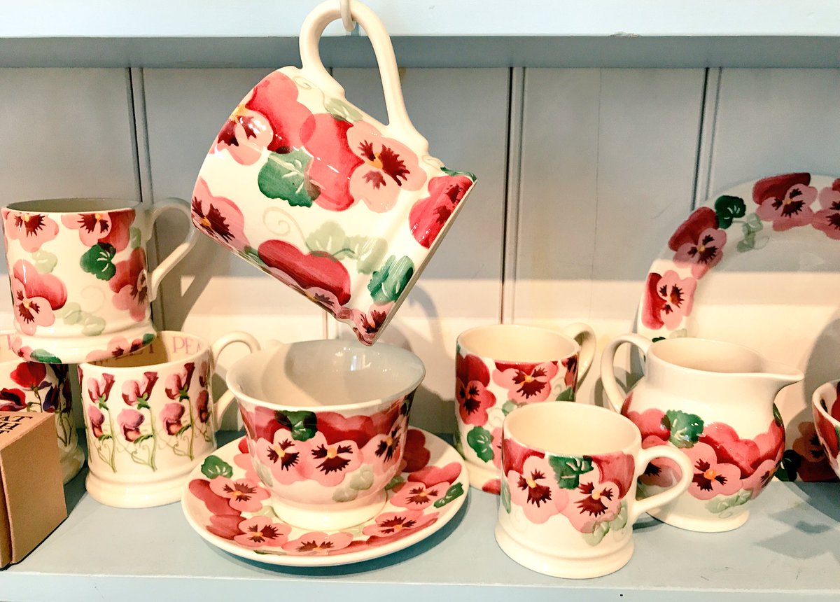 RowanTreeGifts's tweet photo. Lots of #EmmaBridgewater designs to choose from, lovely collectibles and #giftideas 
#budleigh #devon https://t.co/Nzvep2TKDu https://t.co/py2nn0BXnA