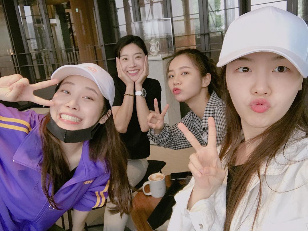 180502 GsD Hyeri instagram update. We miss them so much, right, Dai5y? 😄 -D
#걸스데이 #소진 #민아 #혜리 

instagram.com/p/BiRp6VeAeQW/