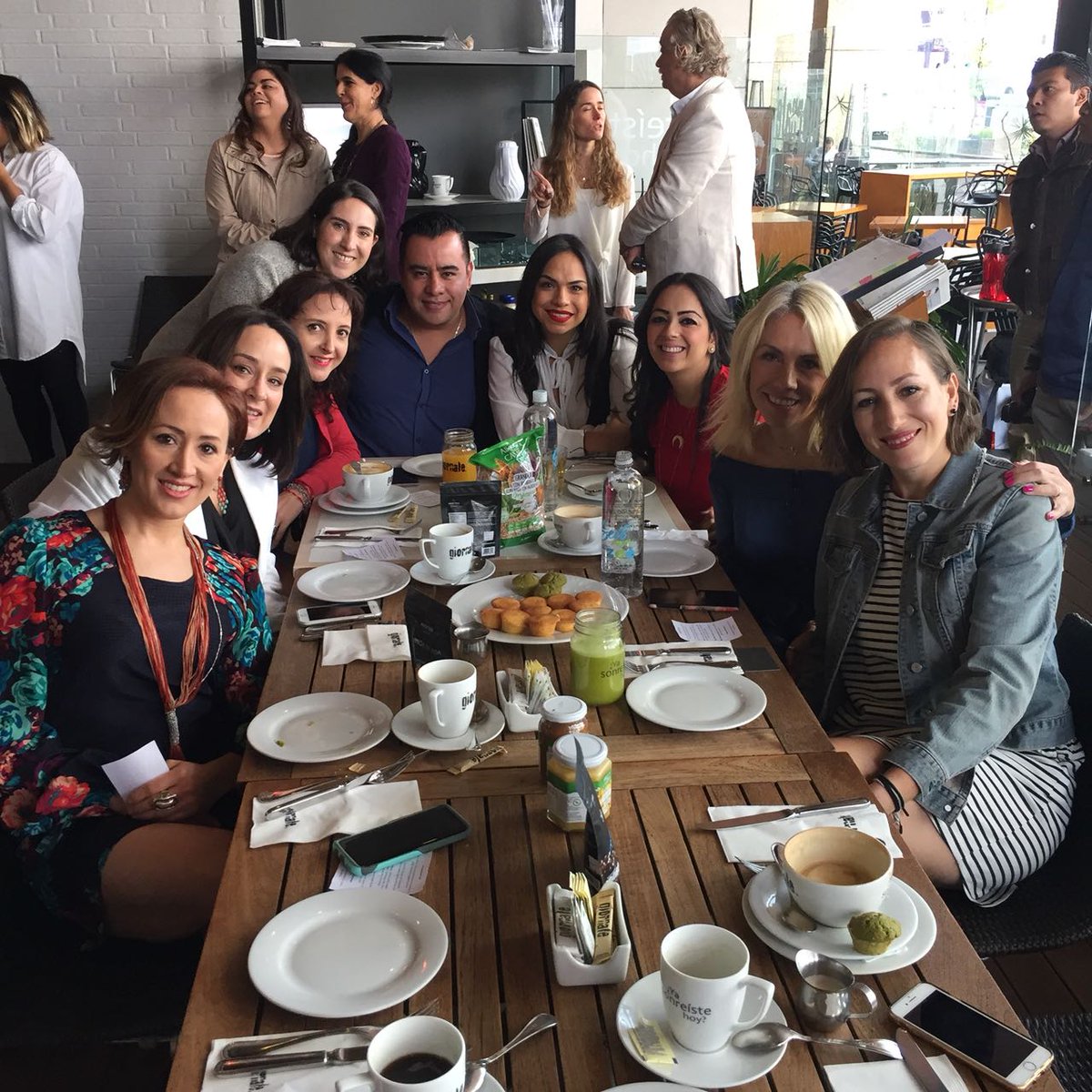 #AhoraSiEnMayo  todos listos para asistir <a href="/mothersdaymx/">Mothersday</a>  este 5 de mayo en el <a href="/WestinSantaFe/">The Westin Santa Fe</a> .
Hoy todas las Embajadoras en <a href="/giornalemx/">Giornale</a>