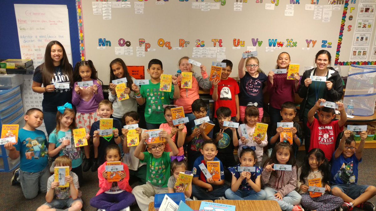 Antonio's Second grade class was super excited to get new bookmarks! Great job Antonio for winning the #irvingreads bookmark contest! @ElliottEagles #MyIrvingISD