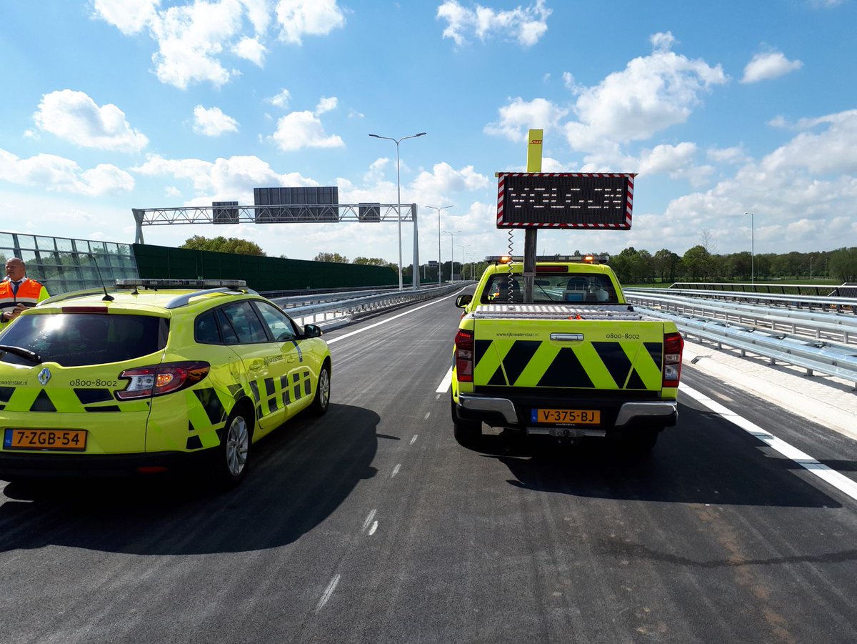 KWS_Infra's tweet photo. De N18 is opengesteld! Onze collega's ter plaatse schieten mooie plaatjes, we delen er een aantal. #N18 #NieuweTwenteroute #noaber18 #trots https://t.co/nUD25owmtZ