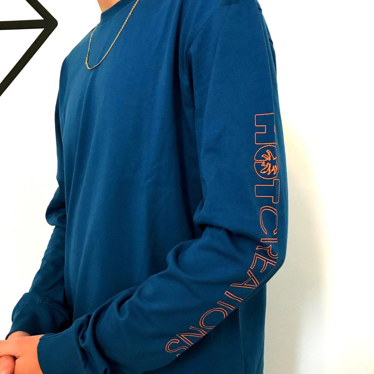 New <a href="/Hot_Creations/">Hot Creations</a> merch has just dropped! Get it while it's hot 🔥>> bit.ly/HotCreationsMe… <<