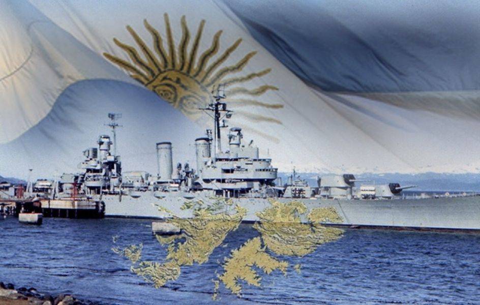 TatoRosello's tweet photo. No olvidar! 
El 2 de mayo de 1982, durante la Guerra de Malvinas, el submarino británico Conqueror hundió el crucero argentino General Belgrano y fallecieron 323 tripulantes. En el momento del ataque con tres torpedos, el Belgrano se encontraba fuera de la zona de exclusión https://t.co/3ELfSmh9kS