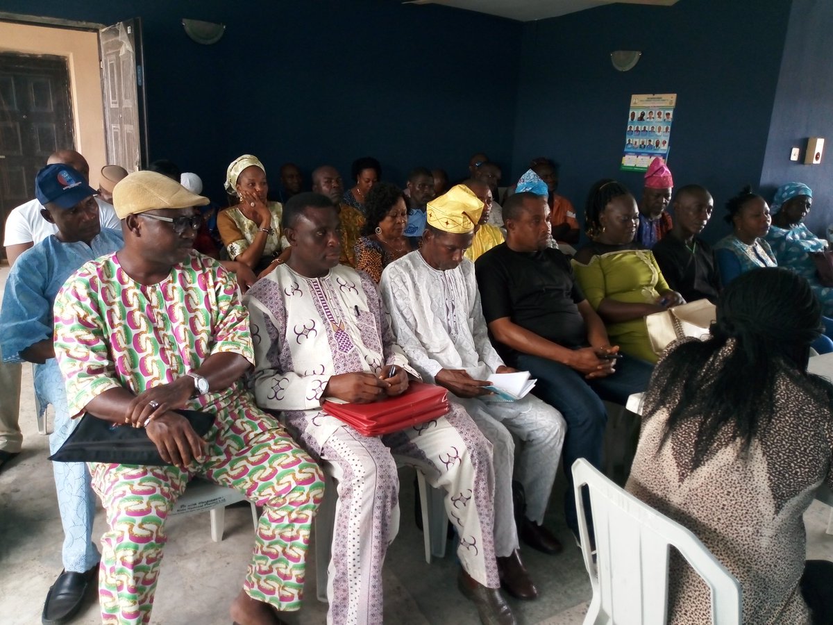 ADPLagos's tweet photo. PHOTONews: ADP Lagos: Meeting of LG Chairmen and Executives from Ojo, Oshodi, Apapa, Ikeja, Amuwo Odofin. (5 LGs). First session just ended, the second batch of LGs (Another 5 LGs) about to start. #JoinADP https://t.co/39lPaNDR2D