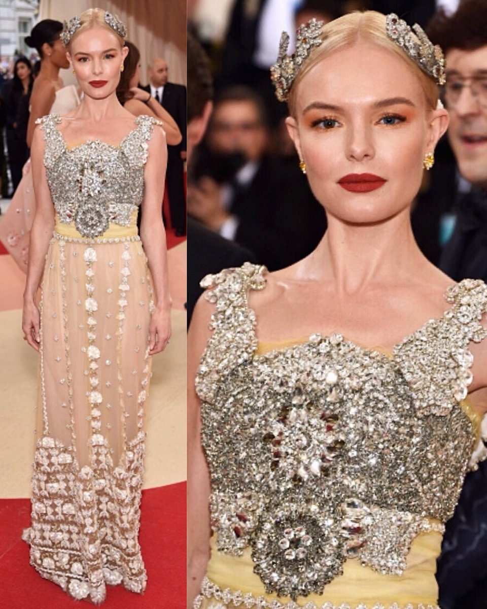 hungvanngo's tweet photo. Looking forward to #Met2018 this coming Monday, here is a #tb to one of my favorite Met looks that I did, #Met2016 with the stunning @katebosworth 🧡🧡.
💇 @petergrayhair 💄 @hungvanngo https://t.co/OexpvTqb7g