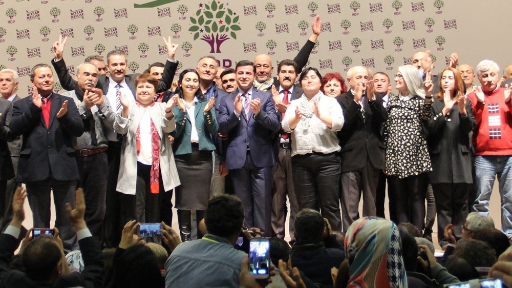 HDP’yi seven herkes HDP’de milletvekili olabilir. Herkesin önü açıktır. Özellikle gençleri ve kadınları başvuru yapmak üzere HDP’ye davet ediyorum. Ben bile HDP’de milletvekili oldum :)
