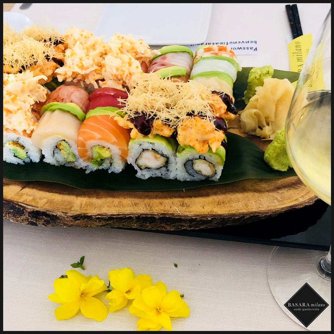BasaraMilano's tweet photo. Colorati e saporiti, gli #uramaki di #BasaraMilano sono un piacere in tutti i sensi!
Rainbow, #astice gratinato o fatevi guidare dalle scelte dei nostri #chef, qualsiasi sia la vostra scelta non ne rimarrete delusi! #Milano #Venezia #PortoCervo #japanesefood https://t.co/0L4fmIixg4