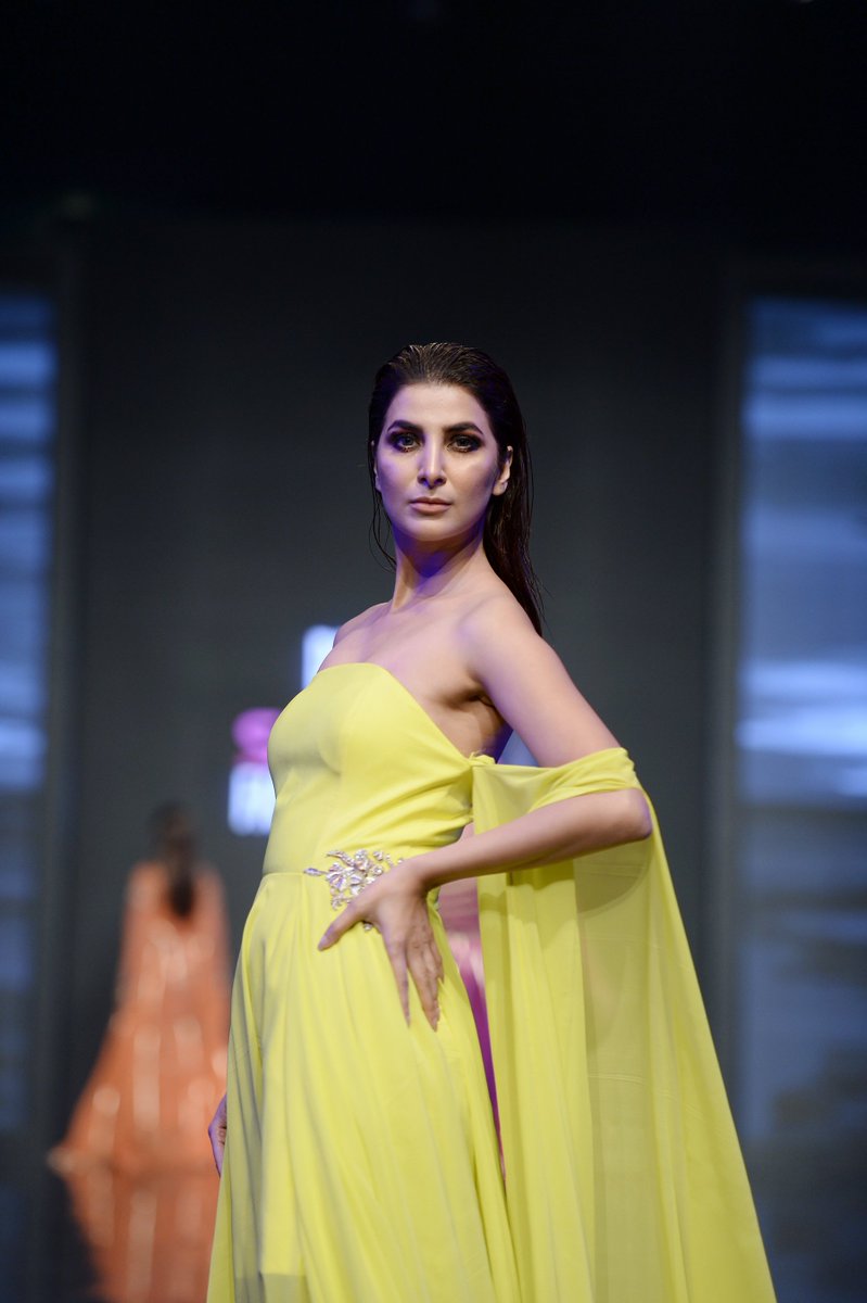 MediaSpringPk's tweet photo. Throwback to #PSFW18 @habib_areeba walking for #FahadHussayn https://t.co/JQBYpghuaD