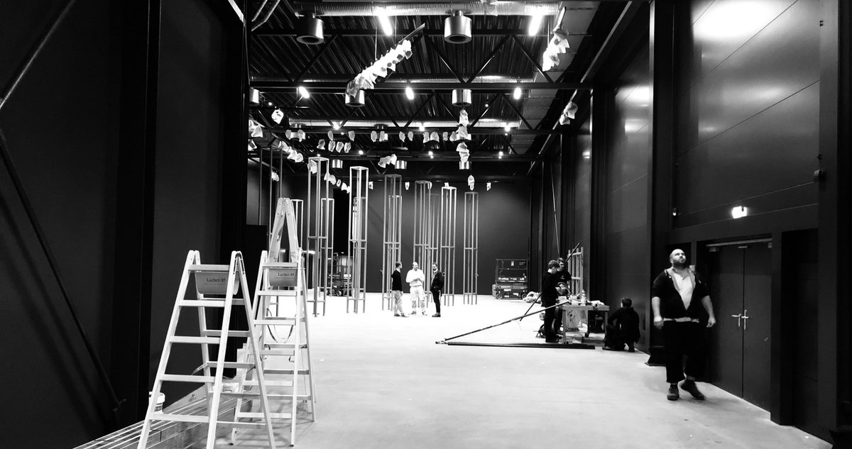 asisi's tweet photo. Aufbau der #Pergamon- #Ausstellung...
#studioasisi #spreeformat #Berlin https://t.co/eLS30OVMZP