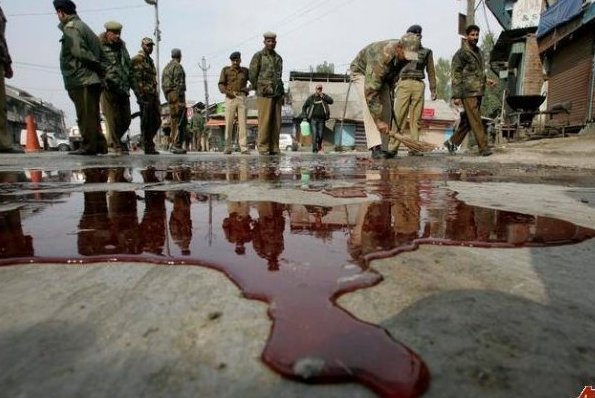 SyedaSaba12's tweet photo. @JahangirThaheem @UN @UNHumanRights @amnesty @realDonaldTrump @HillaryClinton Freedom to live freely is the right of every Human-being💚
😰India Stop Innocent Killings&worst Human Rights Violations In IOK!!!
Wake-Up Humanity of the world for Independent Kashmir #StandUp4HumanRights #HumanityIsBleeding #uffo https://t.co/tmdTdNCk5K