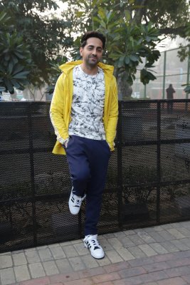 vmartretail's tweet photo. Ayushmann, Bhumi to endorse value retail chain @VMart_Fashion #StarsofVMart #VMart #VMartFashion #VMartJahaFashionWaha #TheCorrespondent
Read More: https://t.co/3EUdgg5uxz https://t.co/cpxbxRQBkW