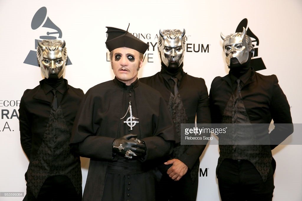 LegionOfGhost's tweet photo. .@thebandGHOST at the @GRAMMYMuseum Photo credit to #RebeccaSapp #ghostofficial #grammymuseum #ghostlive #ghostacoustic #cardinalcopia #namelessghouls @LomaVistaRC https://t.co/QNDmr0v5LO